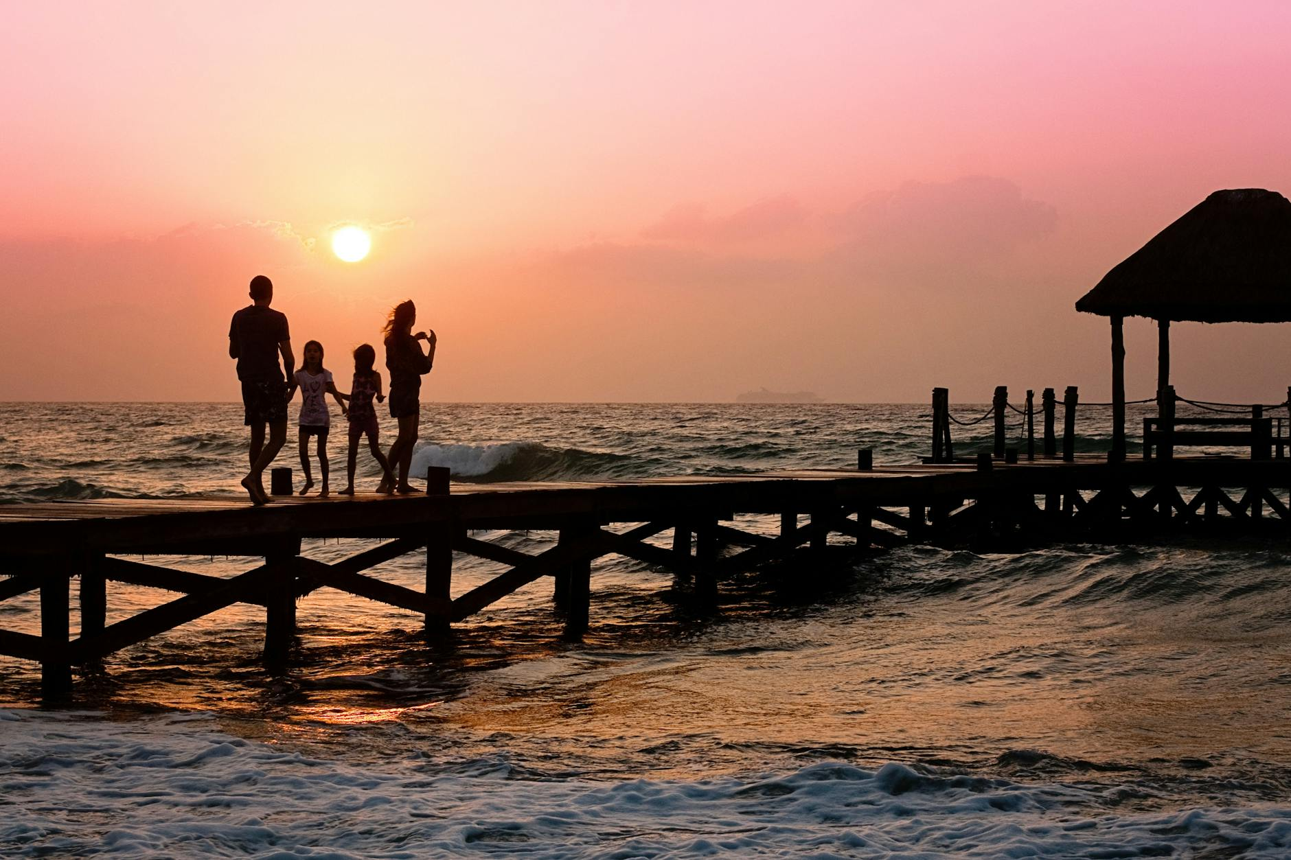 Planning A Working Vacation? 5 Things You NEED to Know